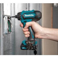 Makita DF033DWAE (с 2-мя АКБ, кейс) Image #2